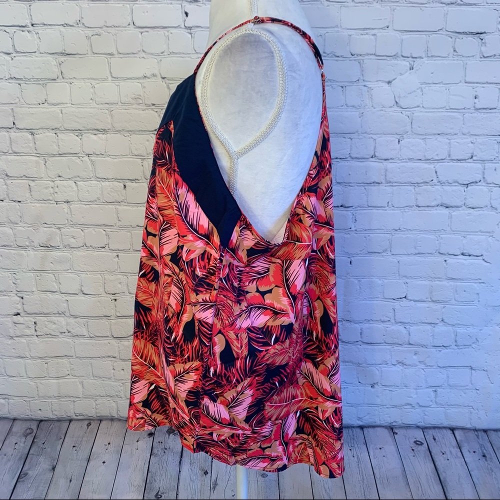 Sleeveless Top - Picture 6 of 9